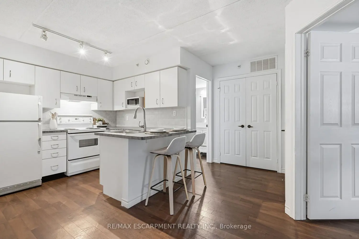 Additional image 4 of 4015 Kilmer Drive 308