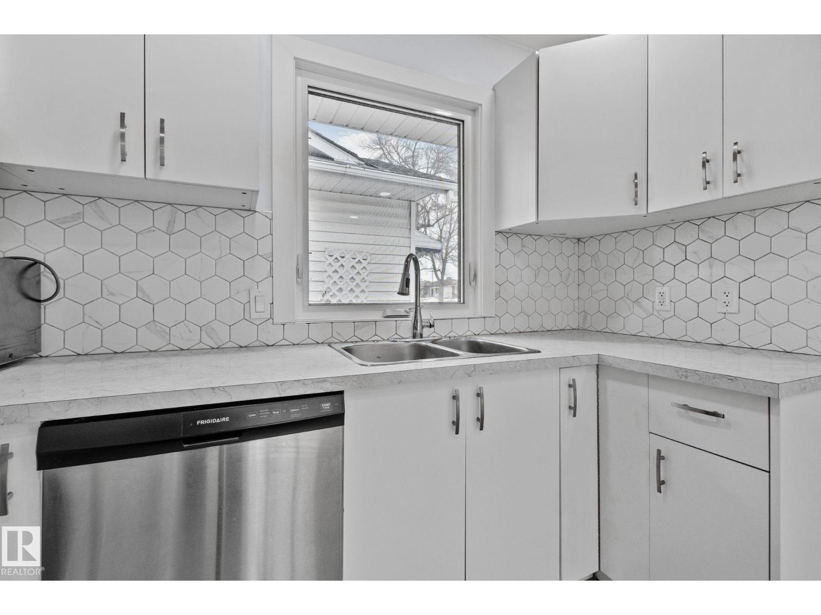 Additional image 6 of 12002 37 Street NW, Edmonton, AB, T5W2C3