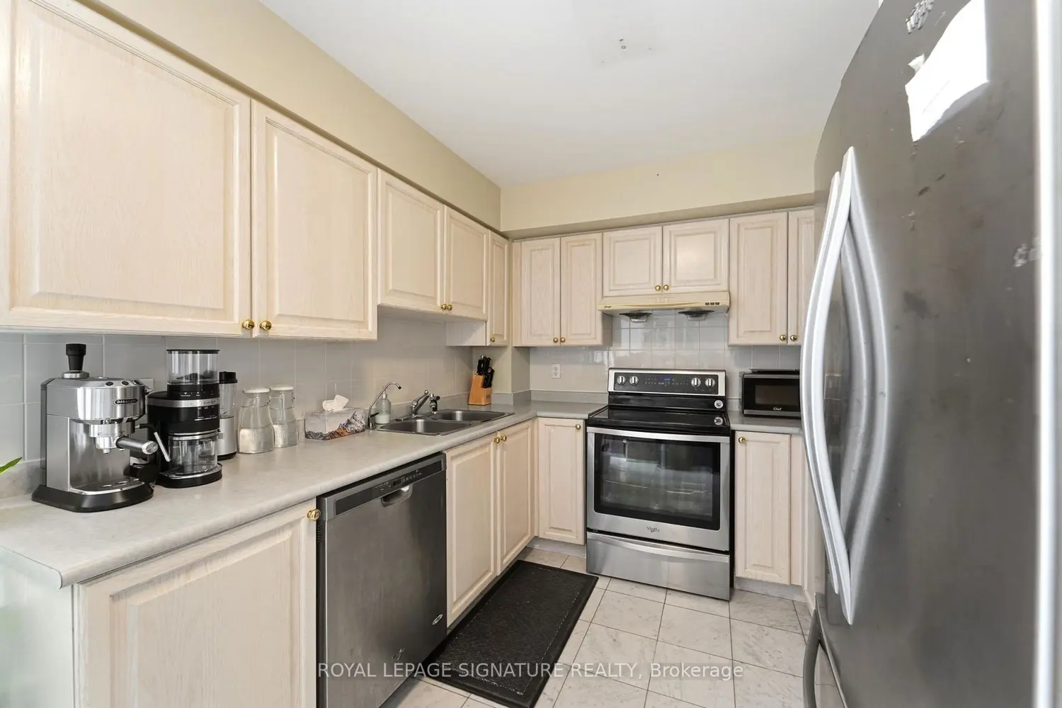 Additional image 8 of 28 Empress Avenue 2302