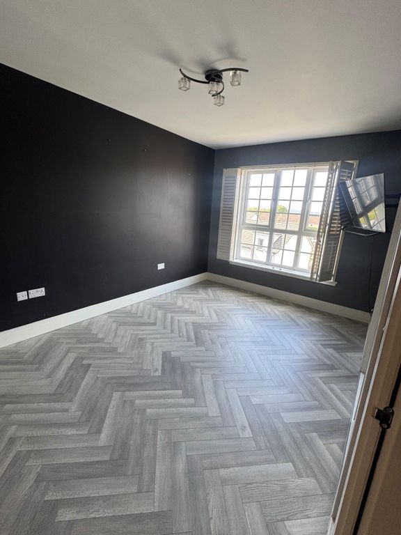 Additional image 2 of 2 bed flat to rent114 Crown Crescent, Larbert FK5