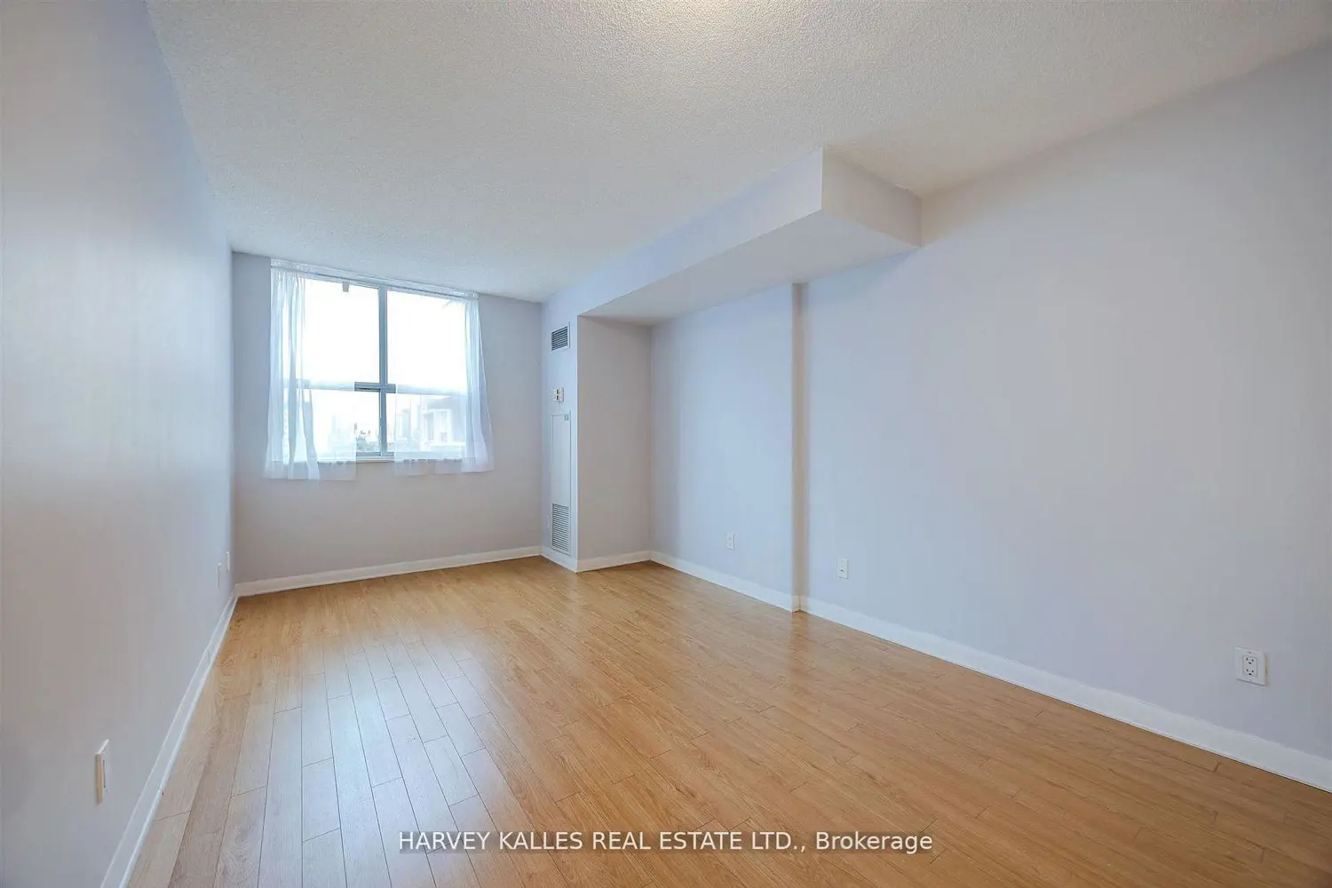 Additional image 4 of 323 Richmond Street 1405