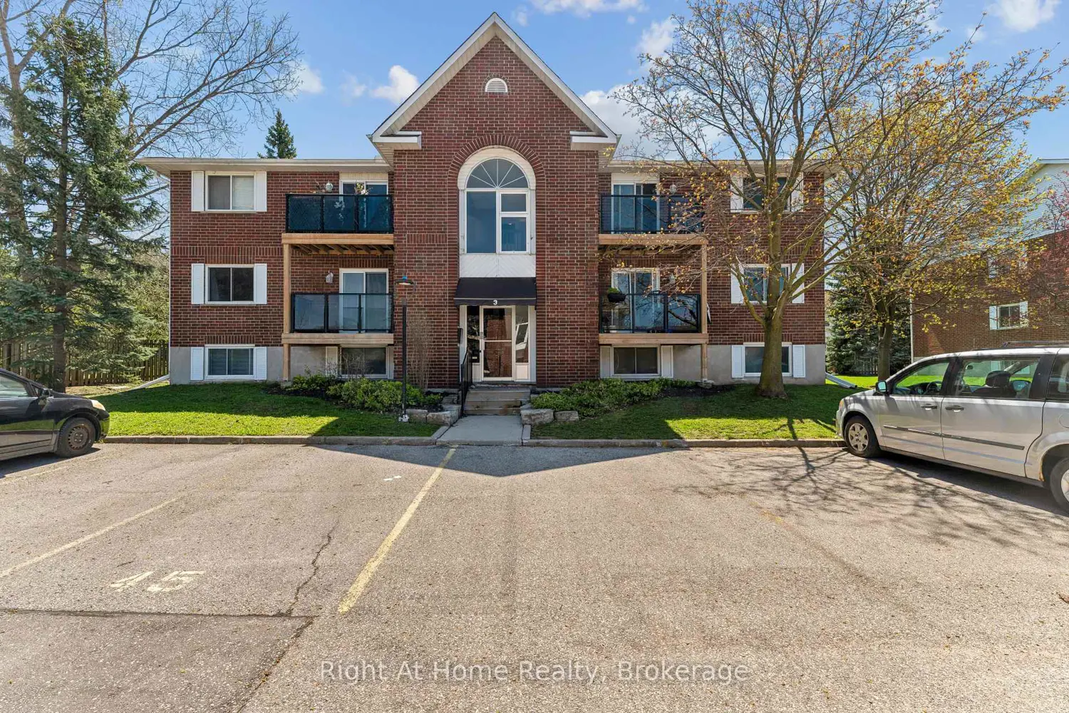 Additional image 19 of 565 Greenfield Avenue 310