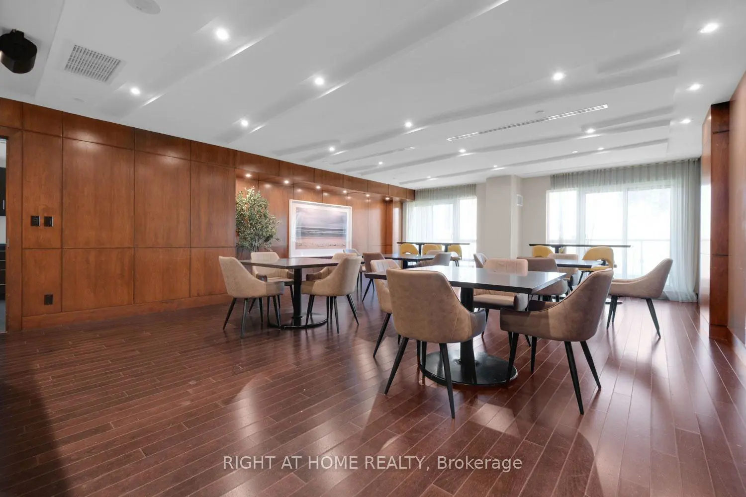 Additional image 10 of 2015 Sheppard Avenue 3801