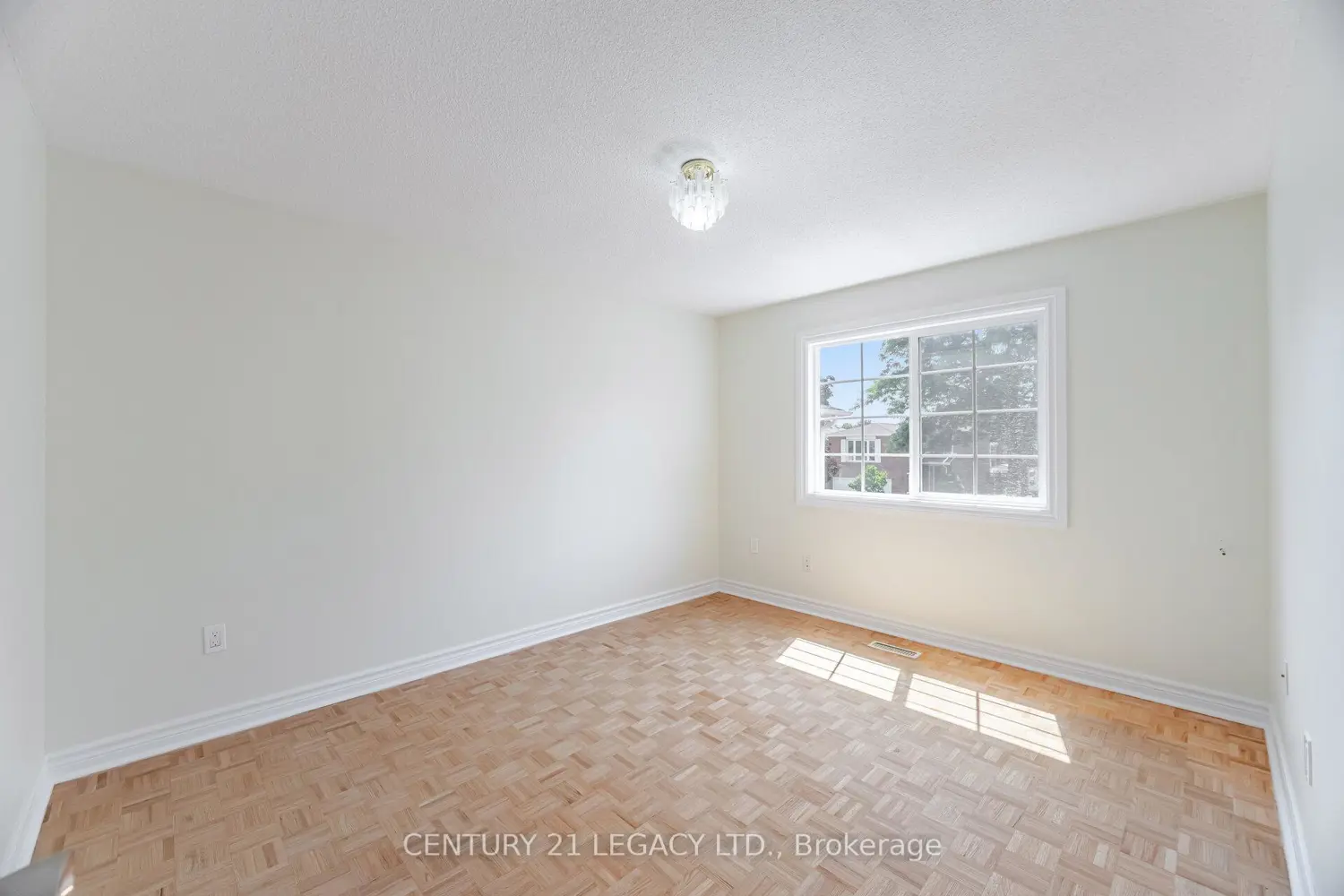 Additional image 10 of 3182 Bracknell Crescent