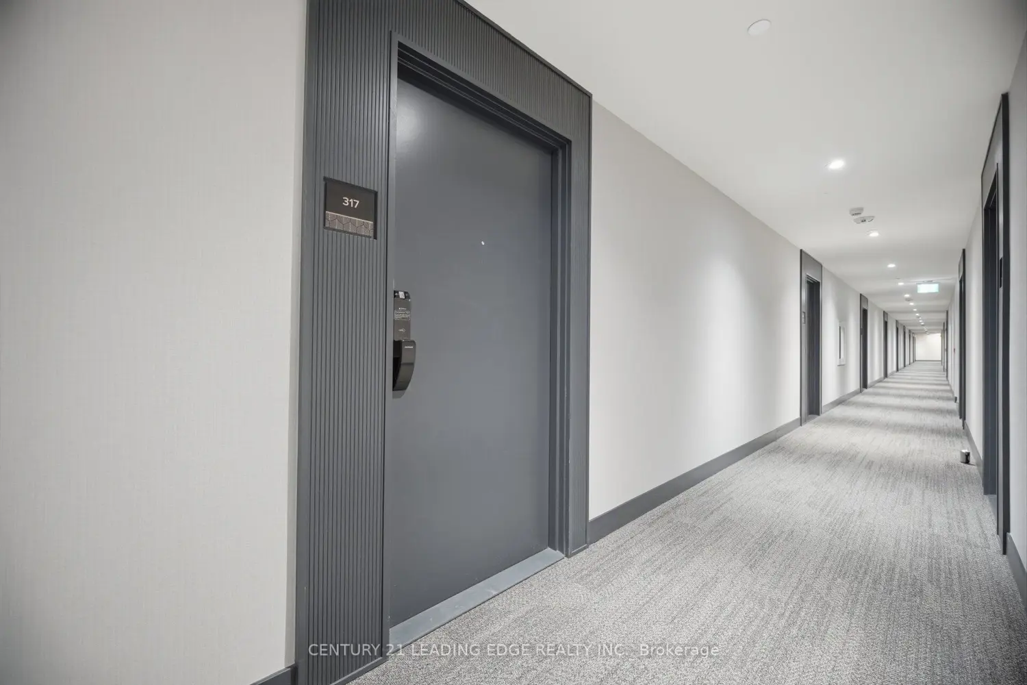 405 Dundas Street 317
