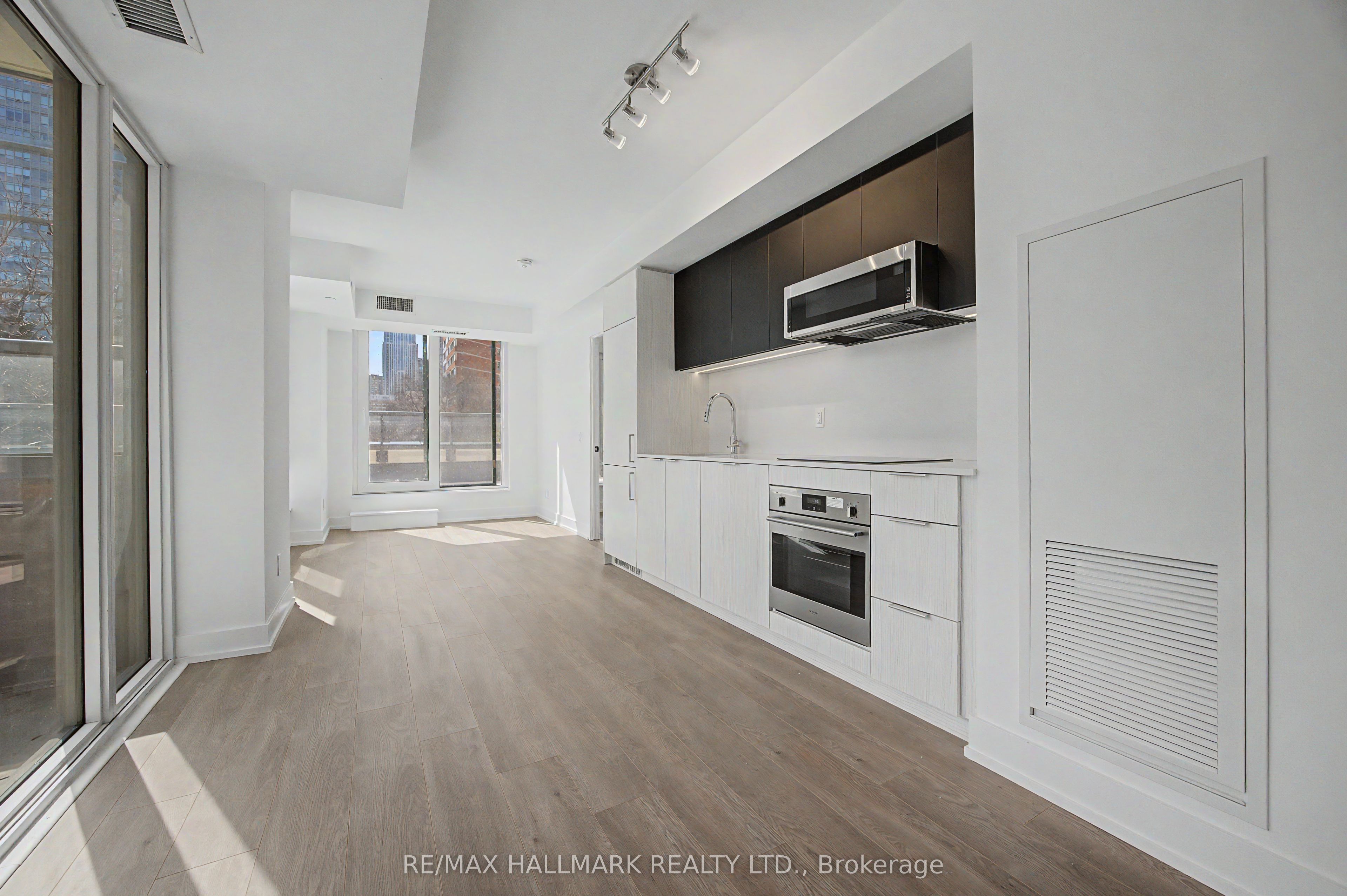 Additional image 4 of 403-308 Jarvis Street, Toronto, ON, M5B 0E3