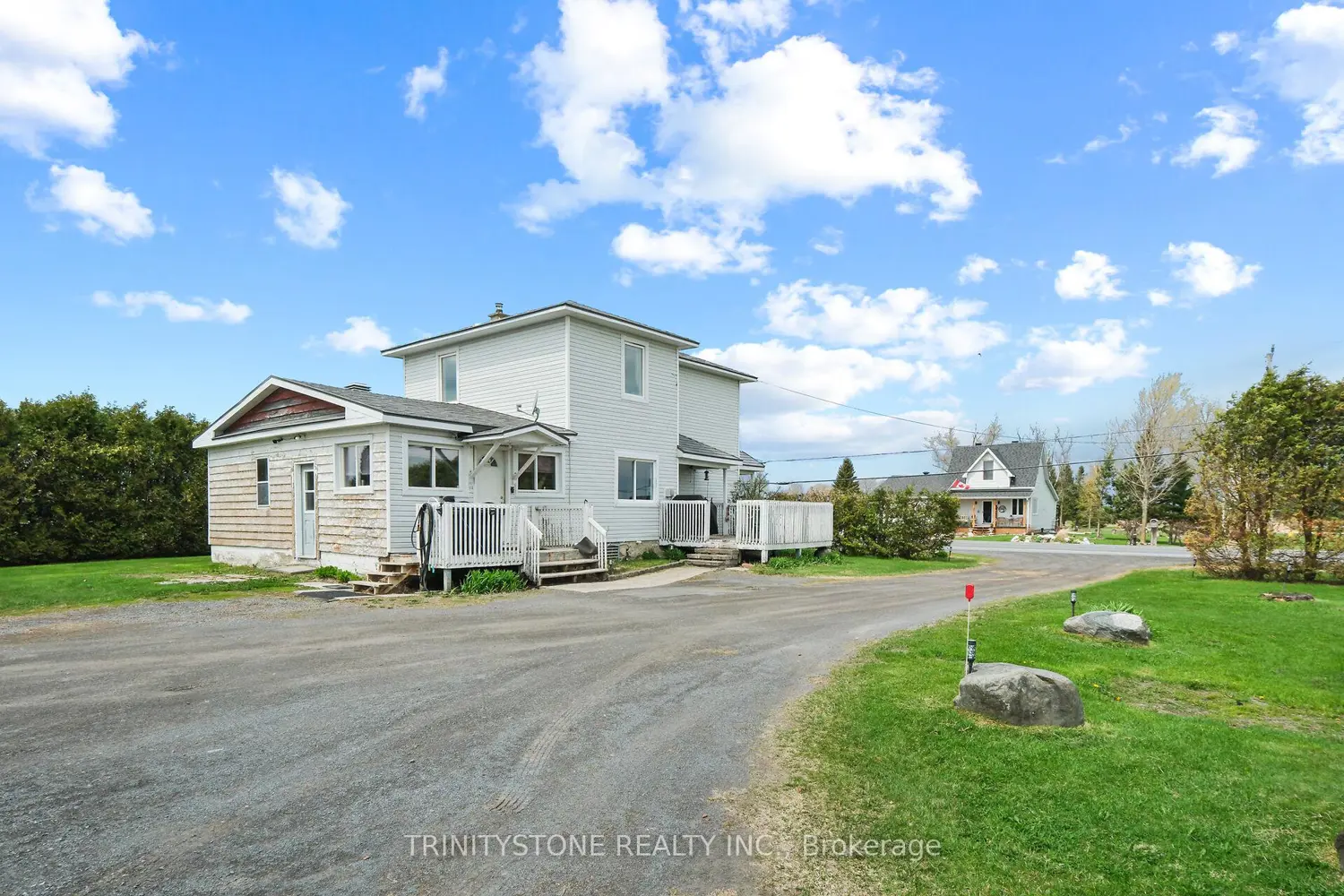 662 Lacroix Road photo 4