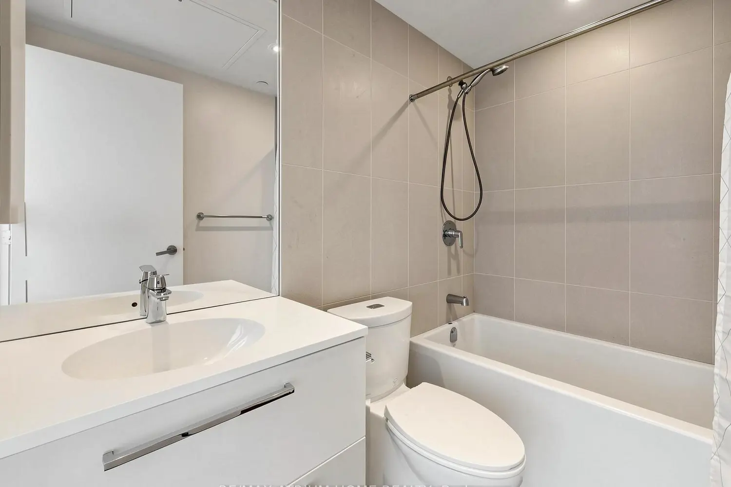 Additional image 9 of 15 Grenville Street 4308