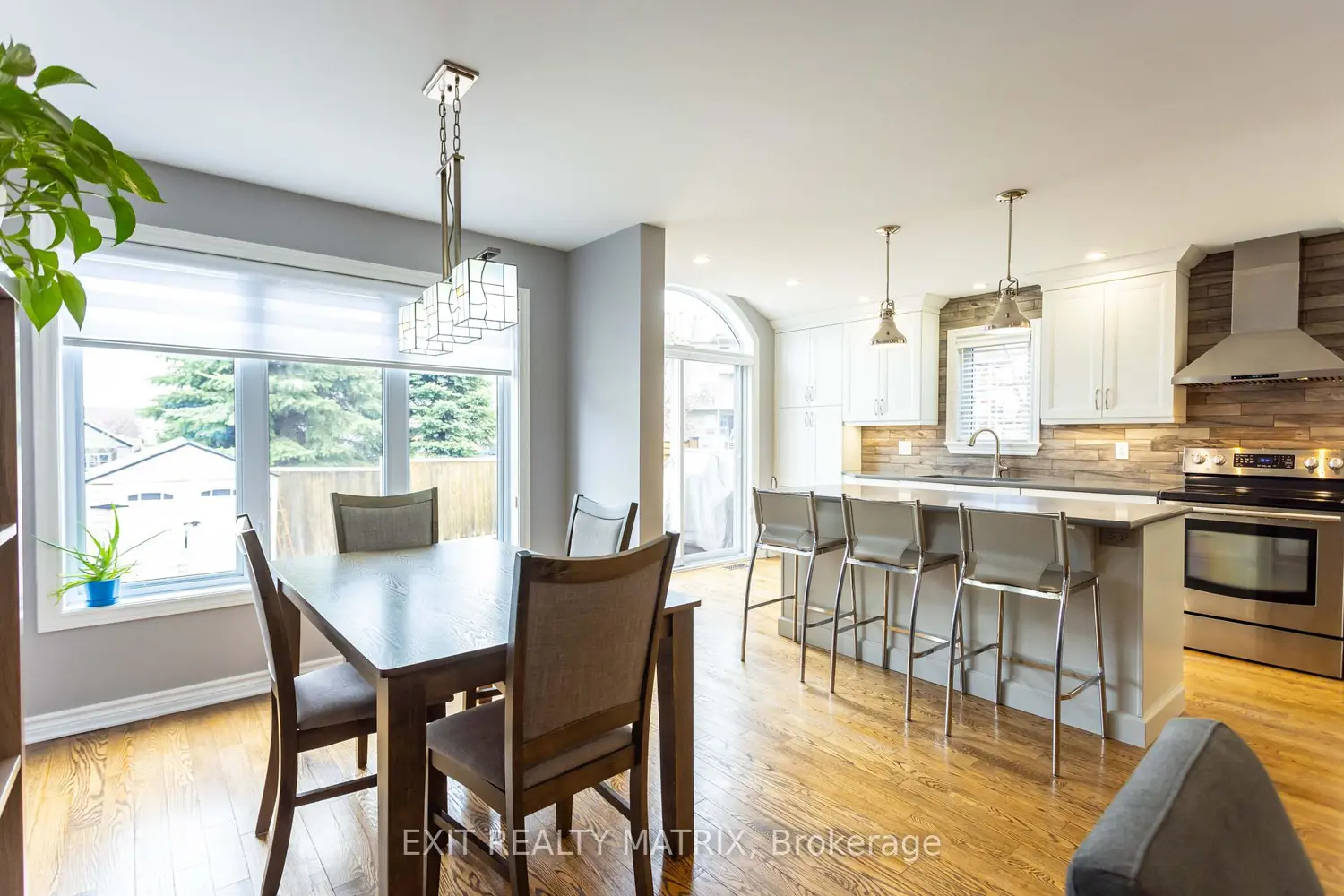 195 Tapley Place photo 5