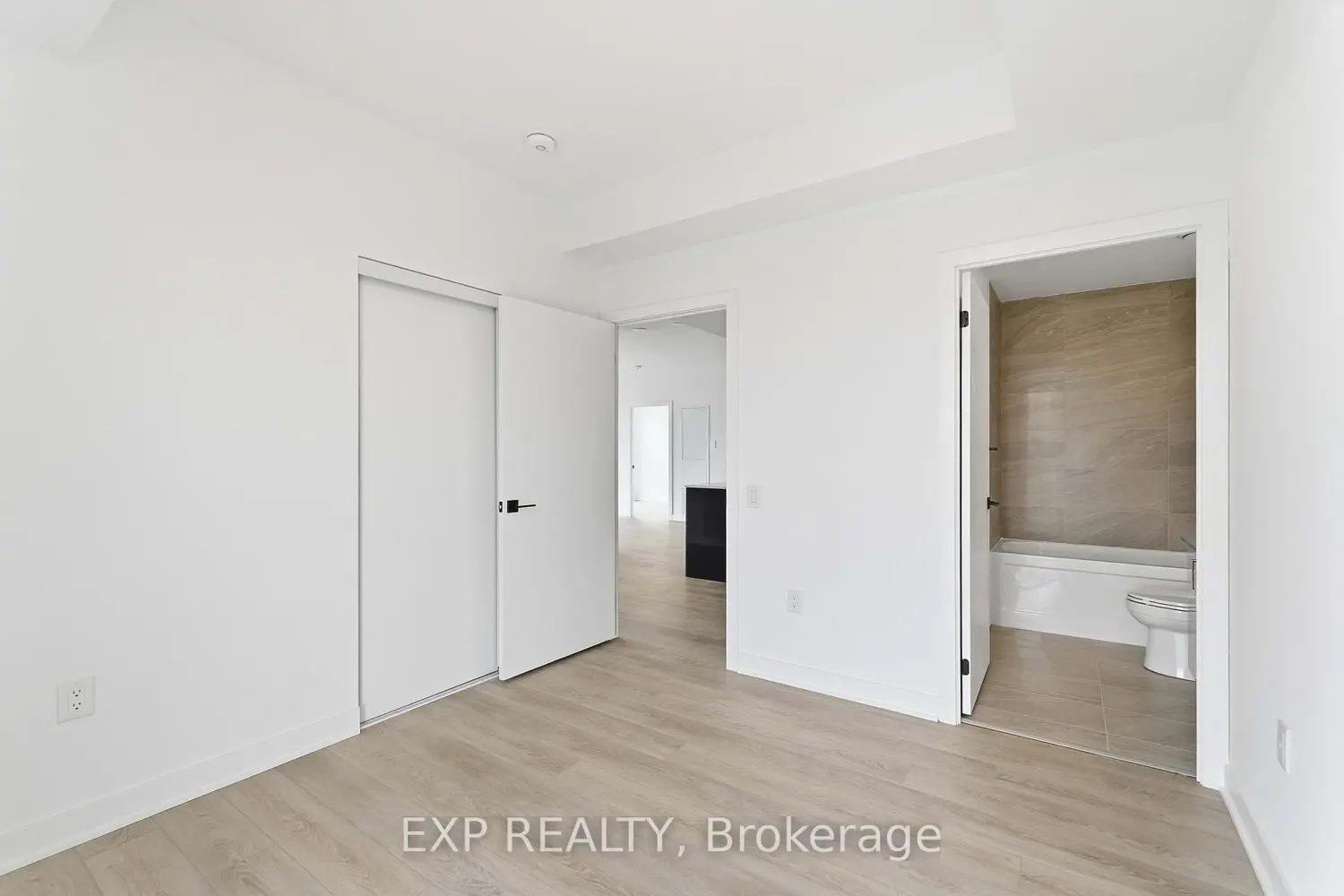 Additional image 13 of 2782 Barton Street 1017