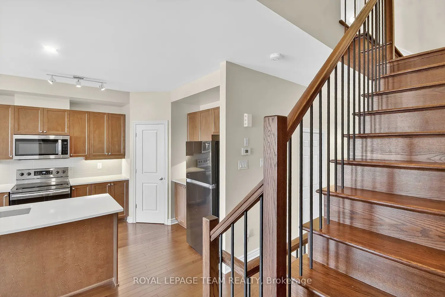 765 Dearborn Private photo 5