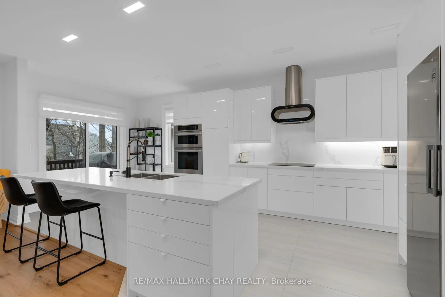 16 Oakmont Avenue photo 2