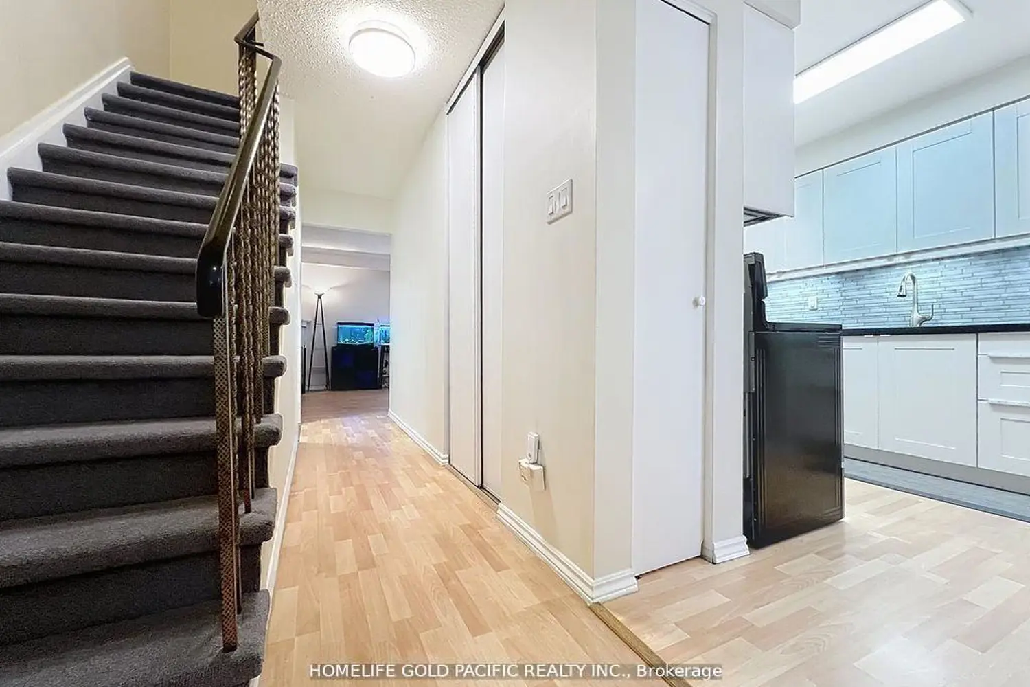 Additional image 13 of 42 Stonehill Court 11