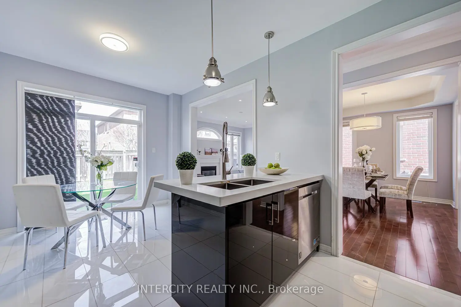 Additional image 8 of 86 Princess Diana Drive