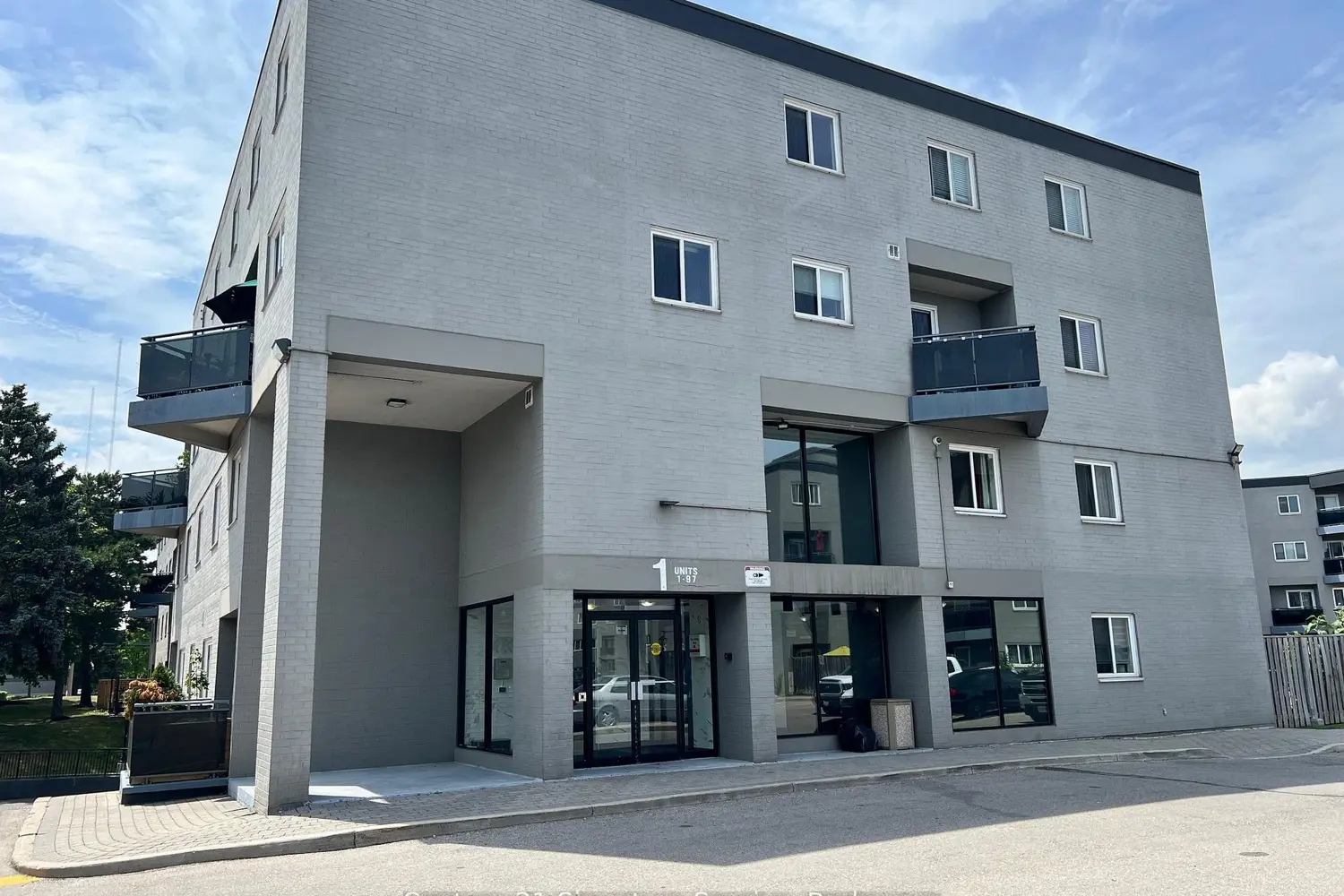 2001 Bonnymede Drive 15