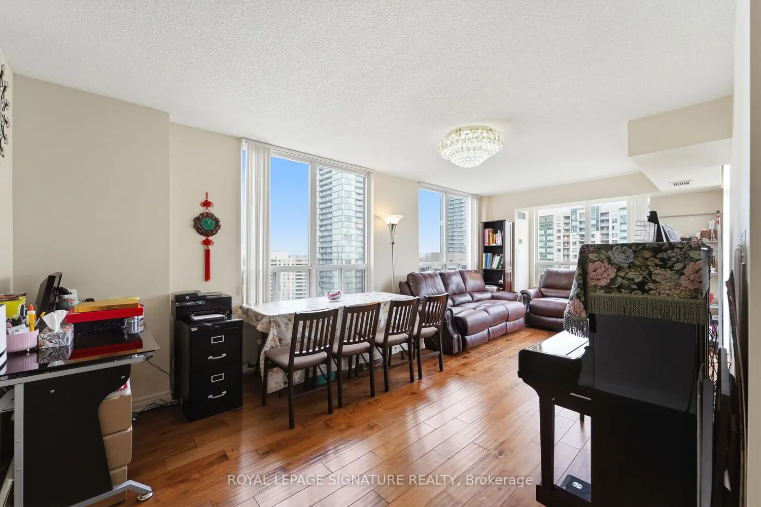 Additional image 3 of 28 Empress Avenue 2302