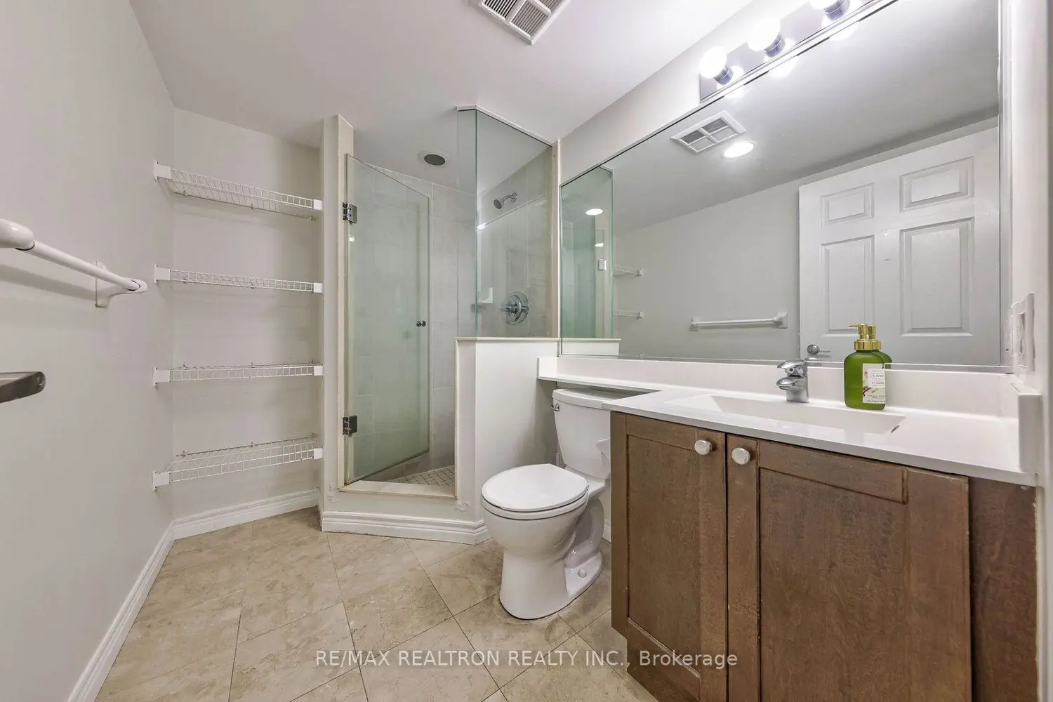 Additional image 17 of 761 Bay Street 610