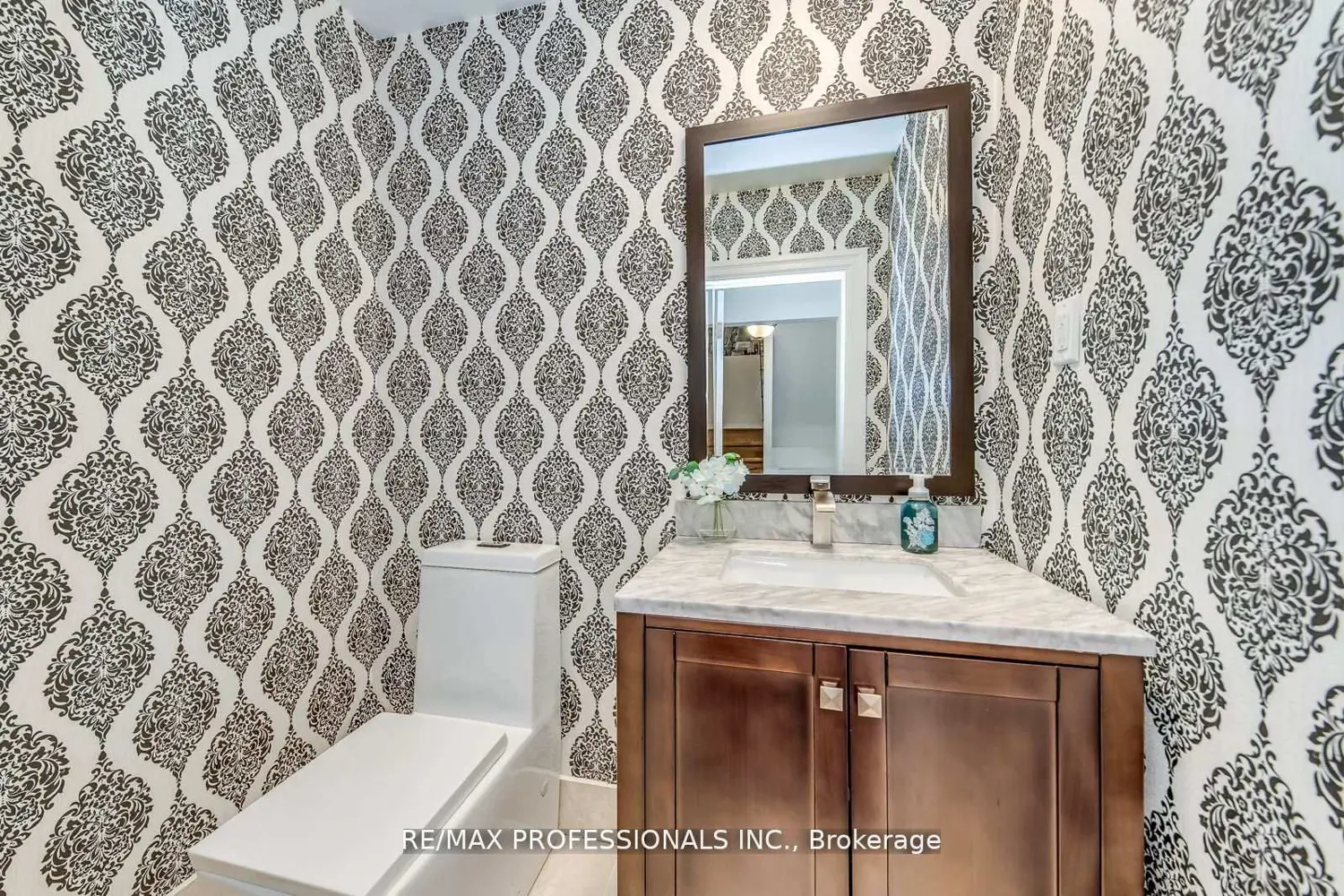 Additional image 9 of 4345 Bloor Street 51