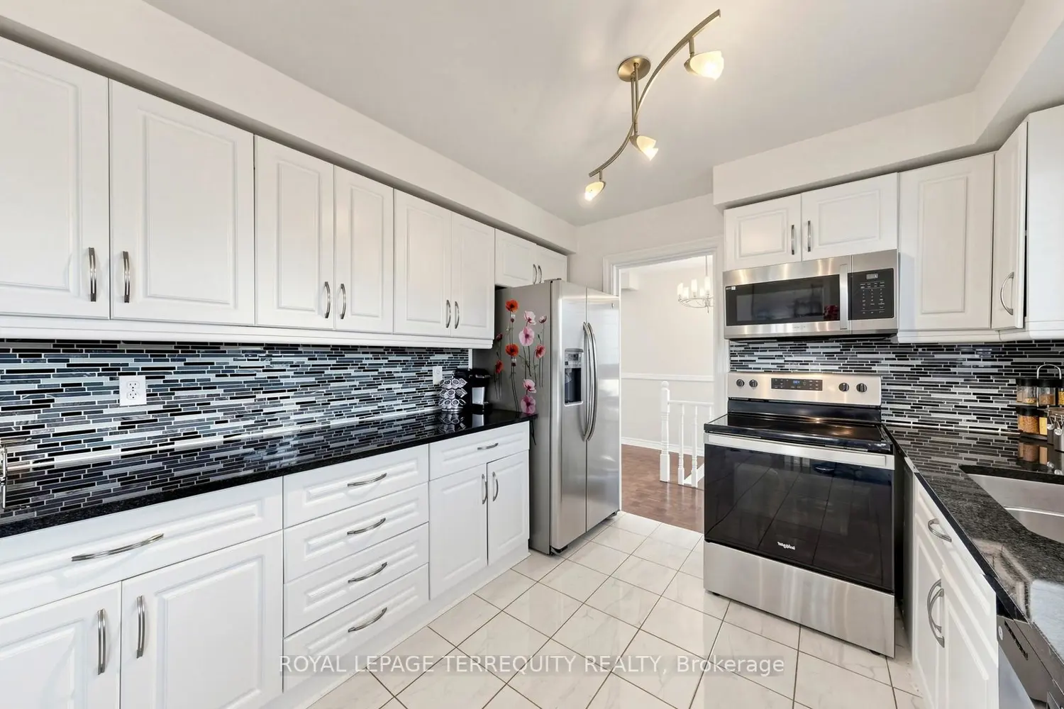 Additional image 2 of 2526 Kingsberry Crescent