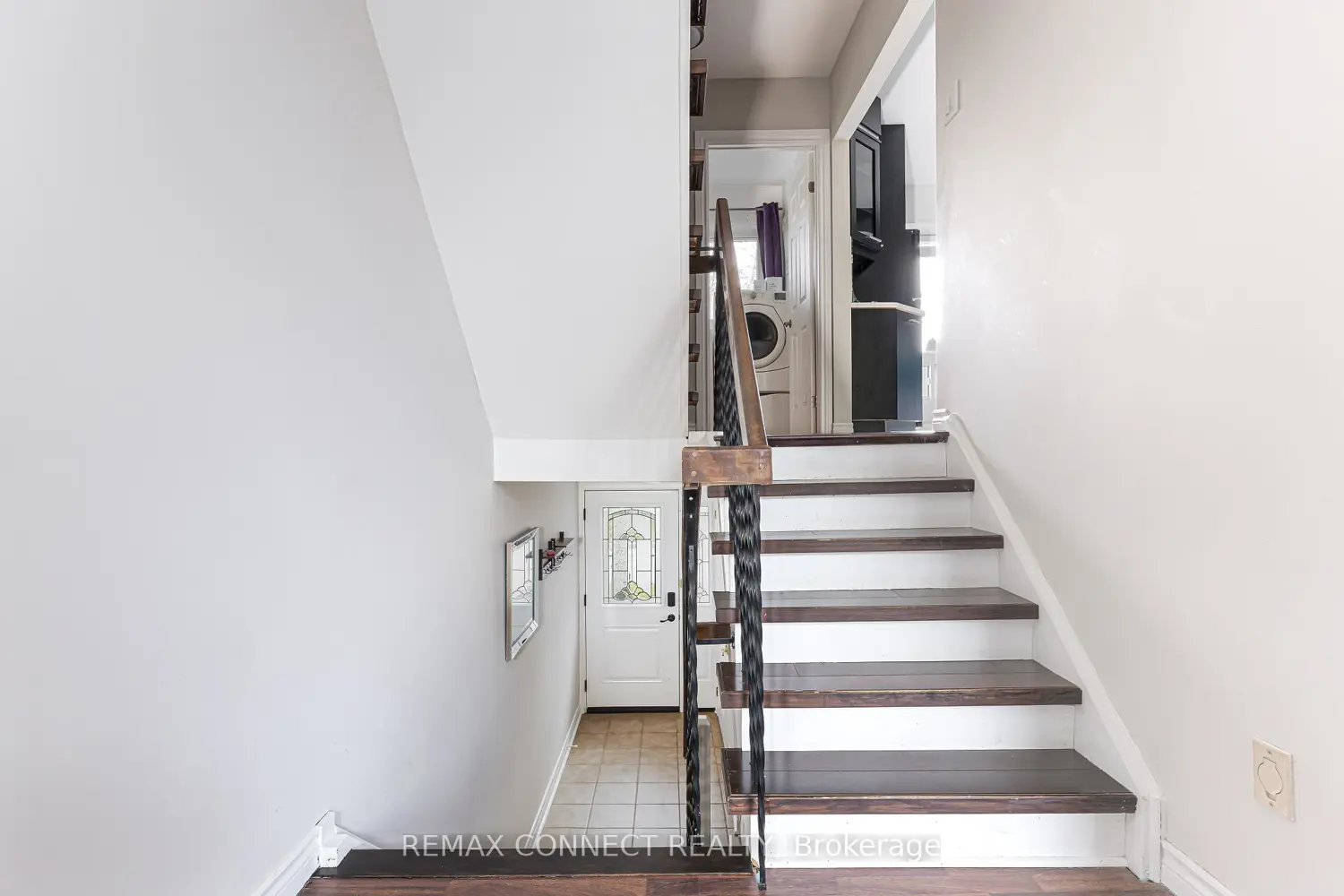 Additional image 4 of 350 Camelot Court 37