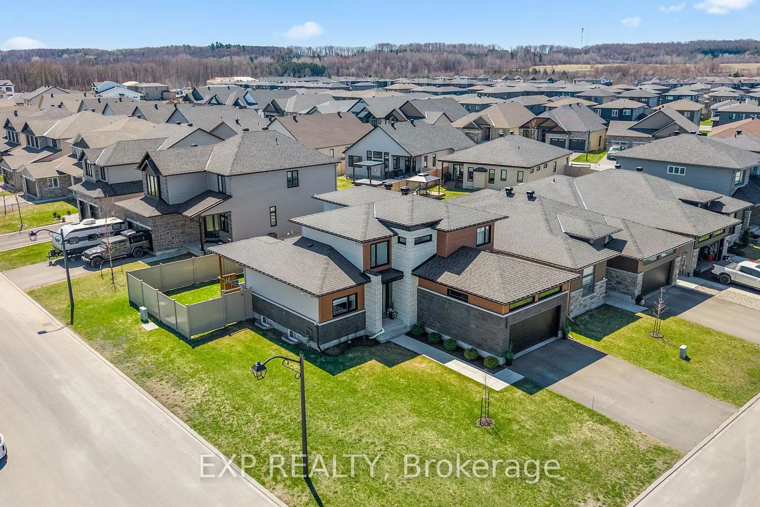 633 Cobalt Street photo 3