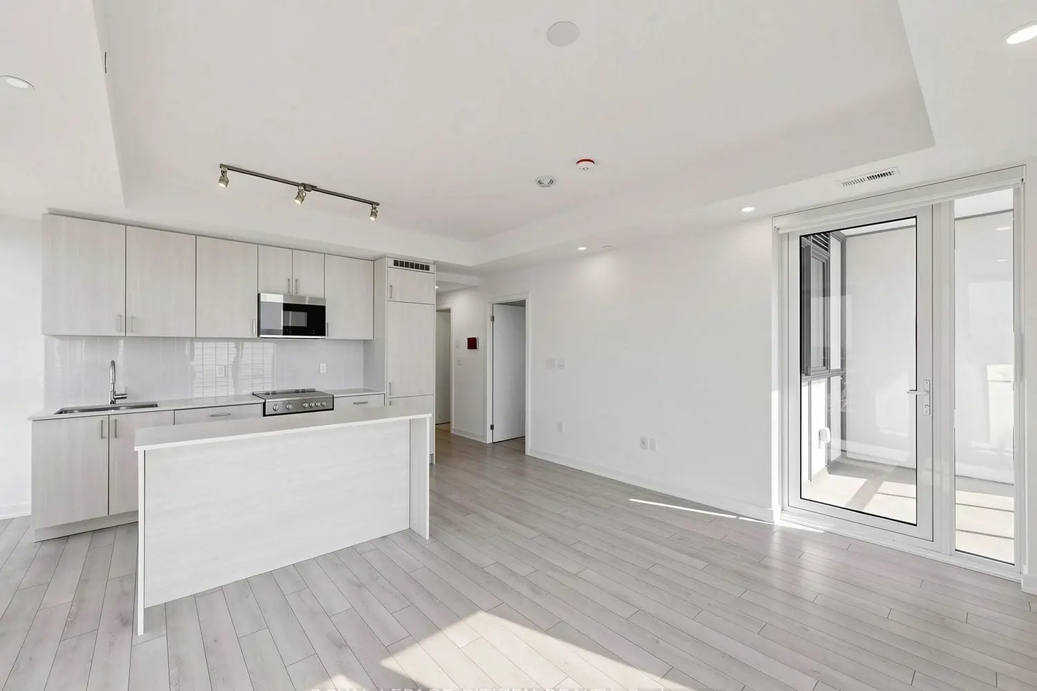 Additional image 10 of 1005 Dundas Street 814