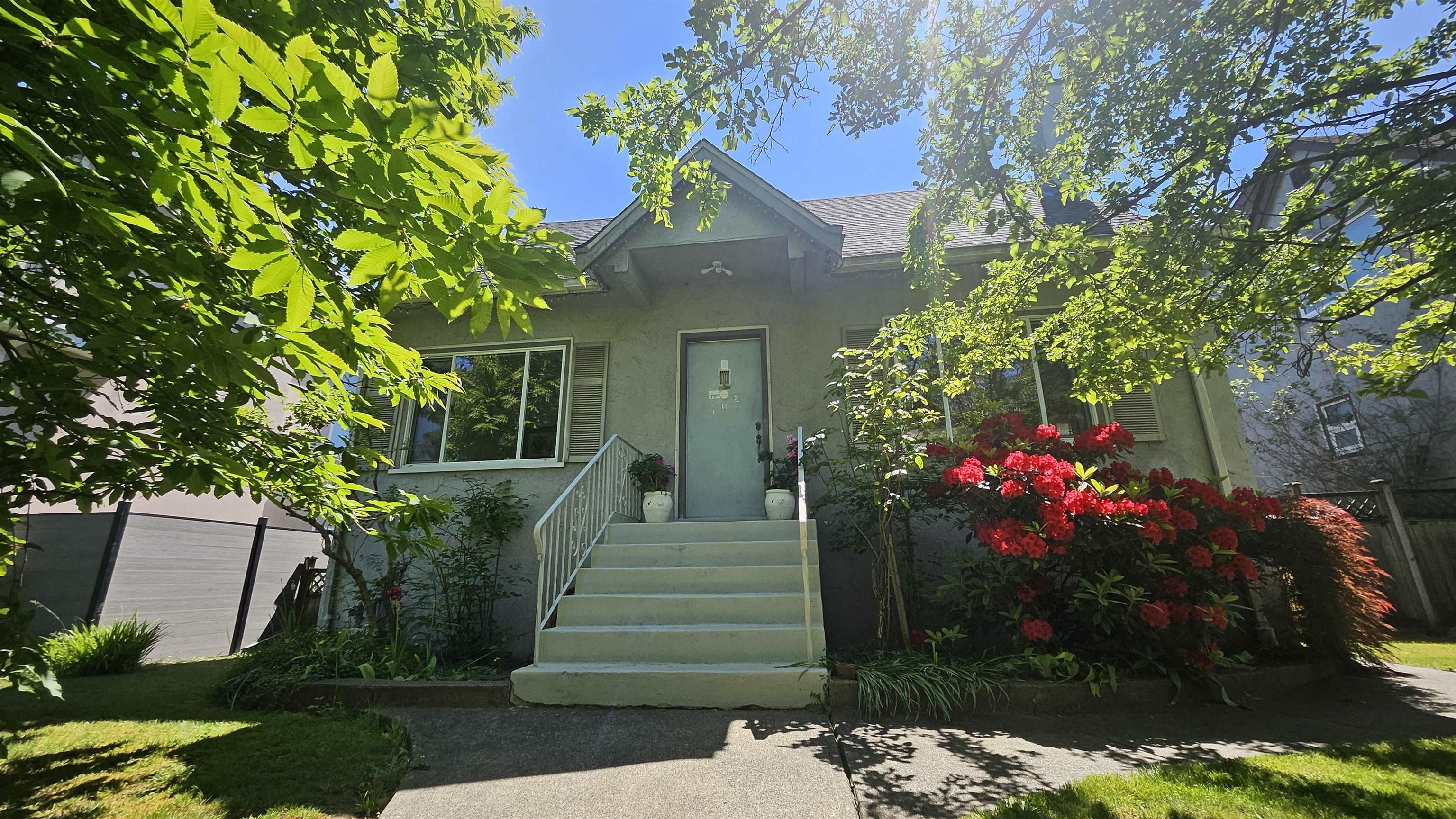 162 43rd Avenue W, Vancouver, BC, V5Y 2T7