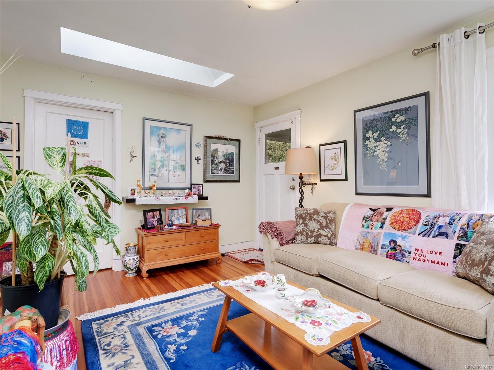 Additional image 3 of 1731 Denman Street, Victoria, BC, V8R 1Y3
