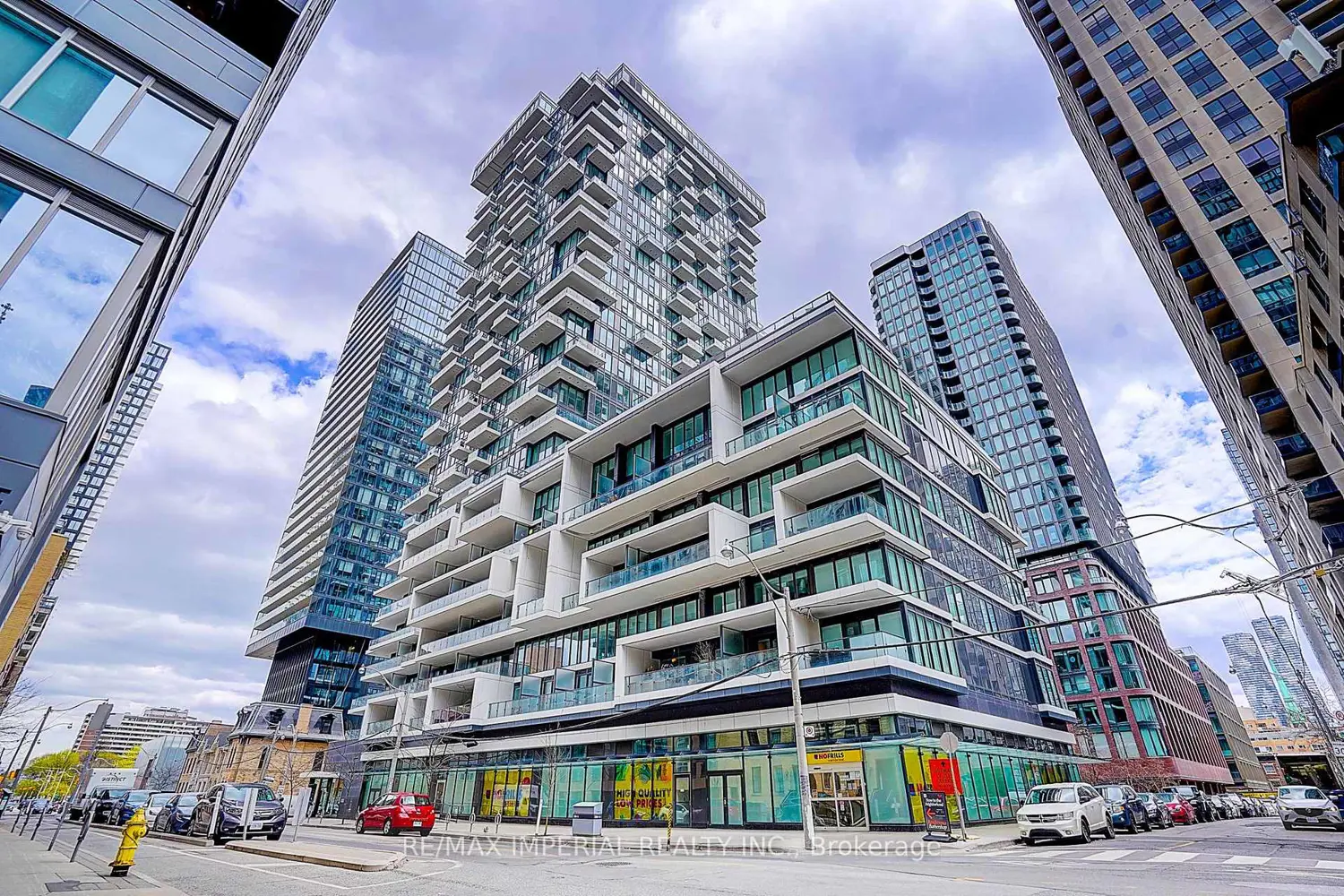 77 Shuter Street 710