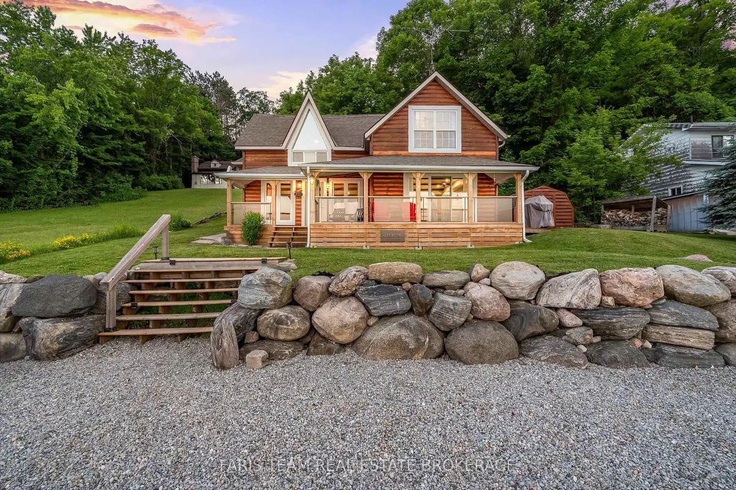 375 Champlain Road