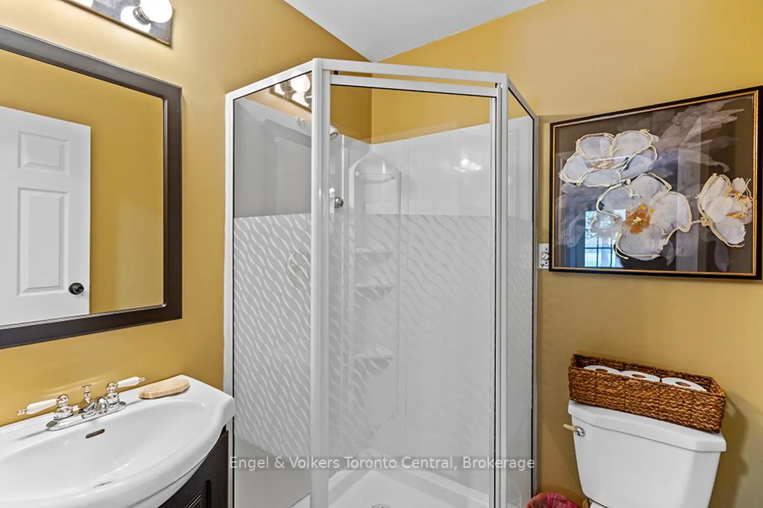 Additional image 8 of 122459 Grey Road 5