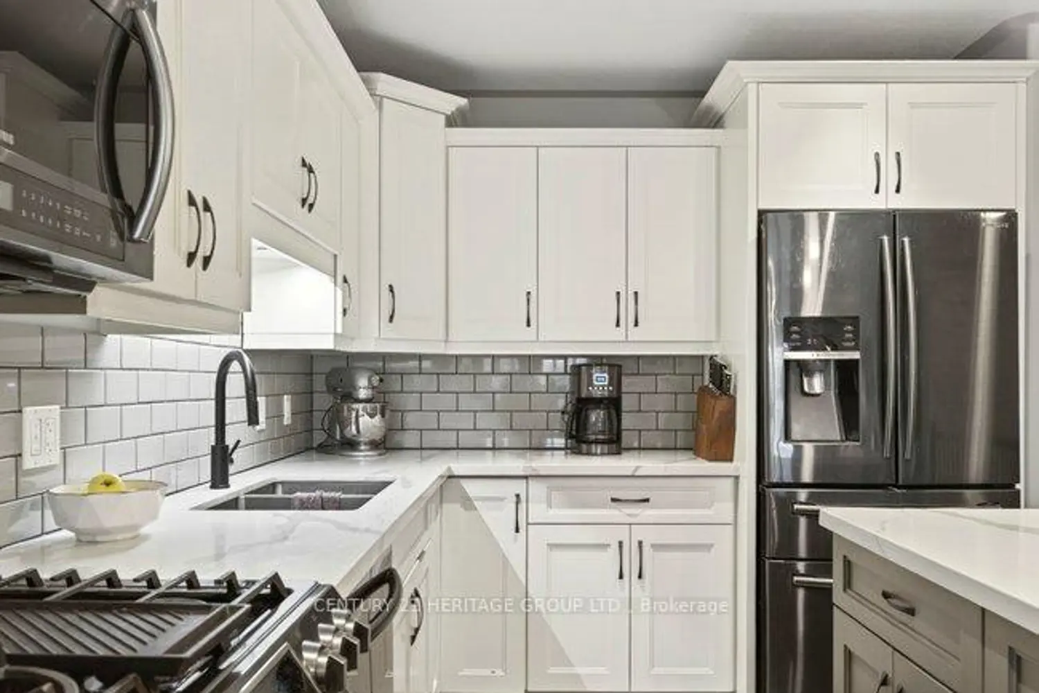 67 Macneil Court photo 4