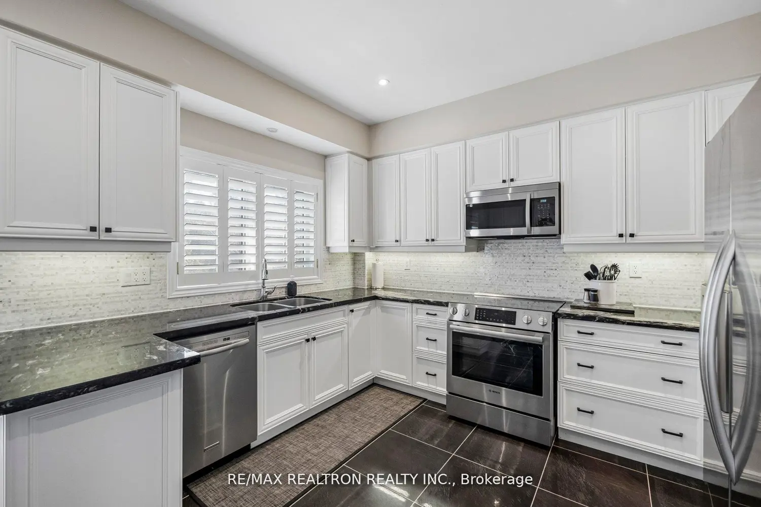 Additional image 4 of 8909 Bathurst Street 5