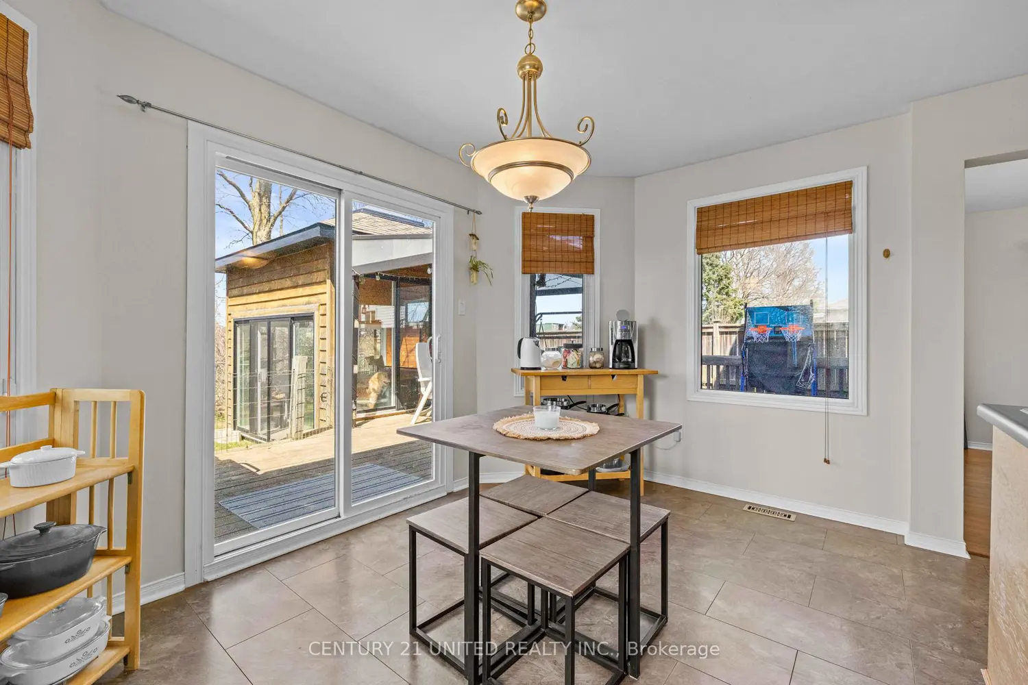 17 Maple Avenue photo 5