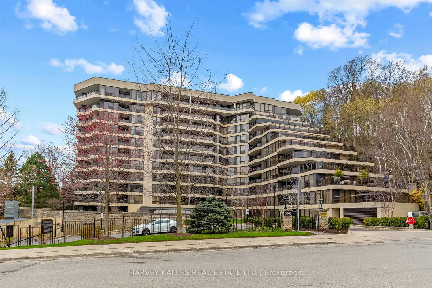 3900 Yonge Street 201