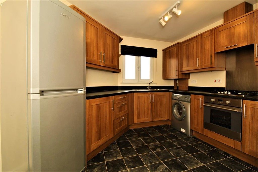 Additional image 3 of 3 bed flat to rentMccormack Place, Kinnaird Village, Larbert FK5