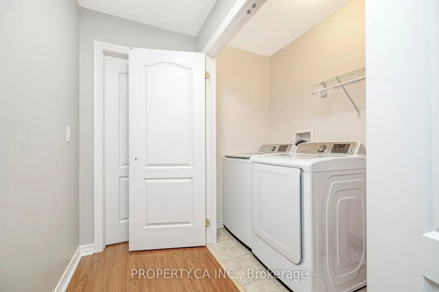 Additional image 10 of 211 Mclaughlin Avenue