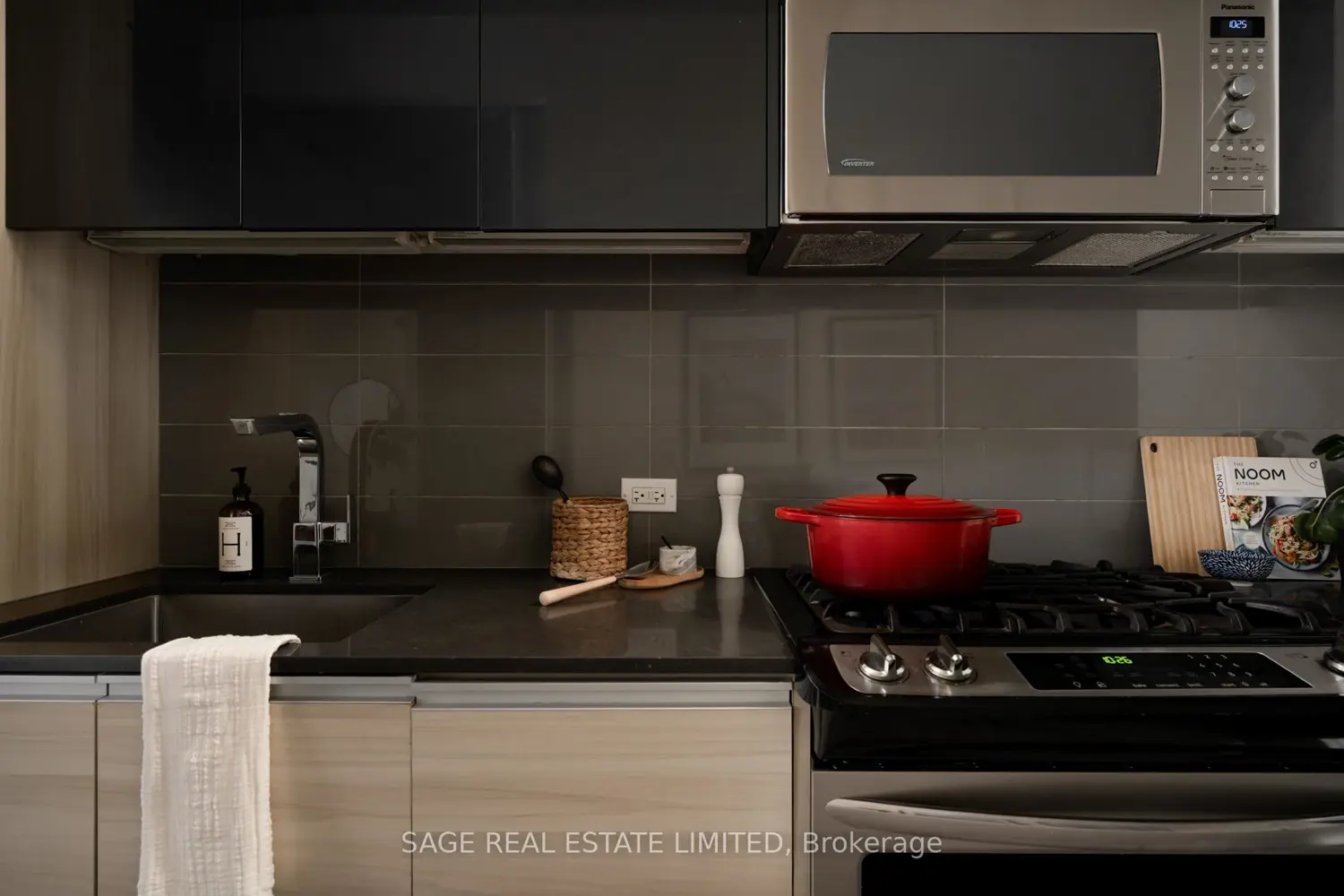 Additional image 11 of 1238 Dundas Street 403