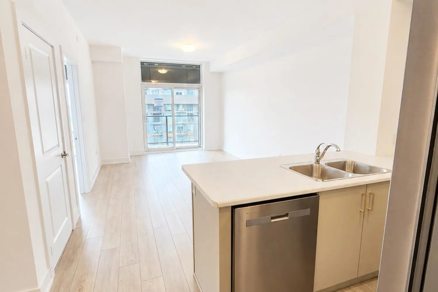 Additional image 6 of 460 Dundas Street 431