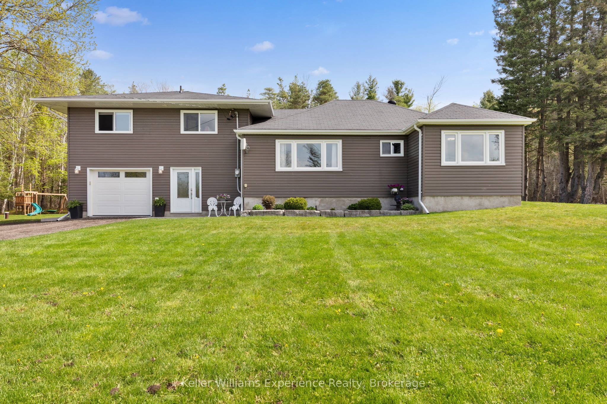 Additional image 3 of 5525 Penetanguishene Road, Springwater, ON, L0L 1P0