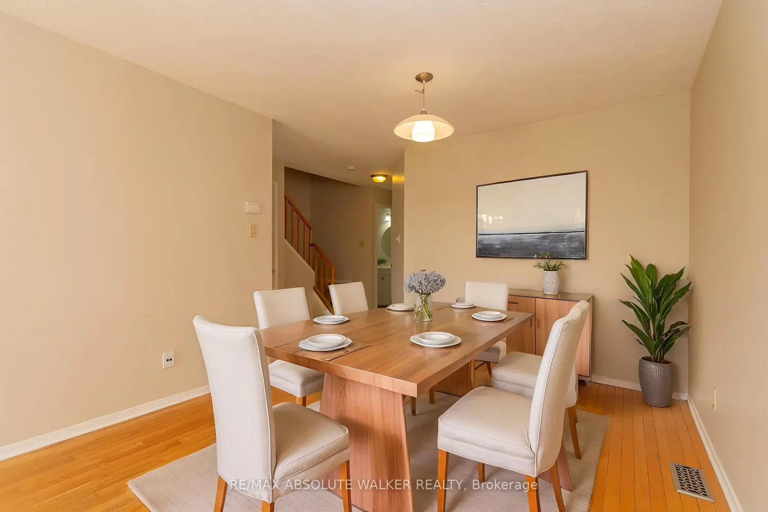 1411 Caravel Crescent photo 3