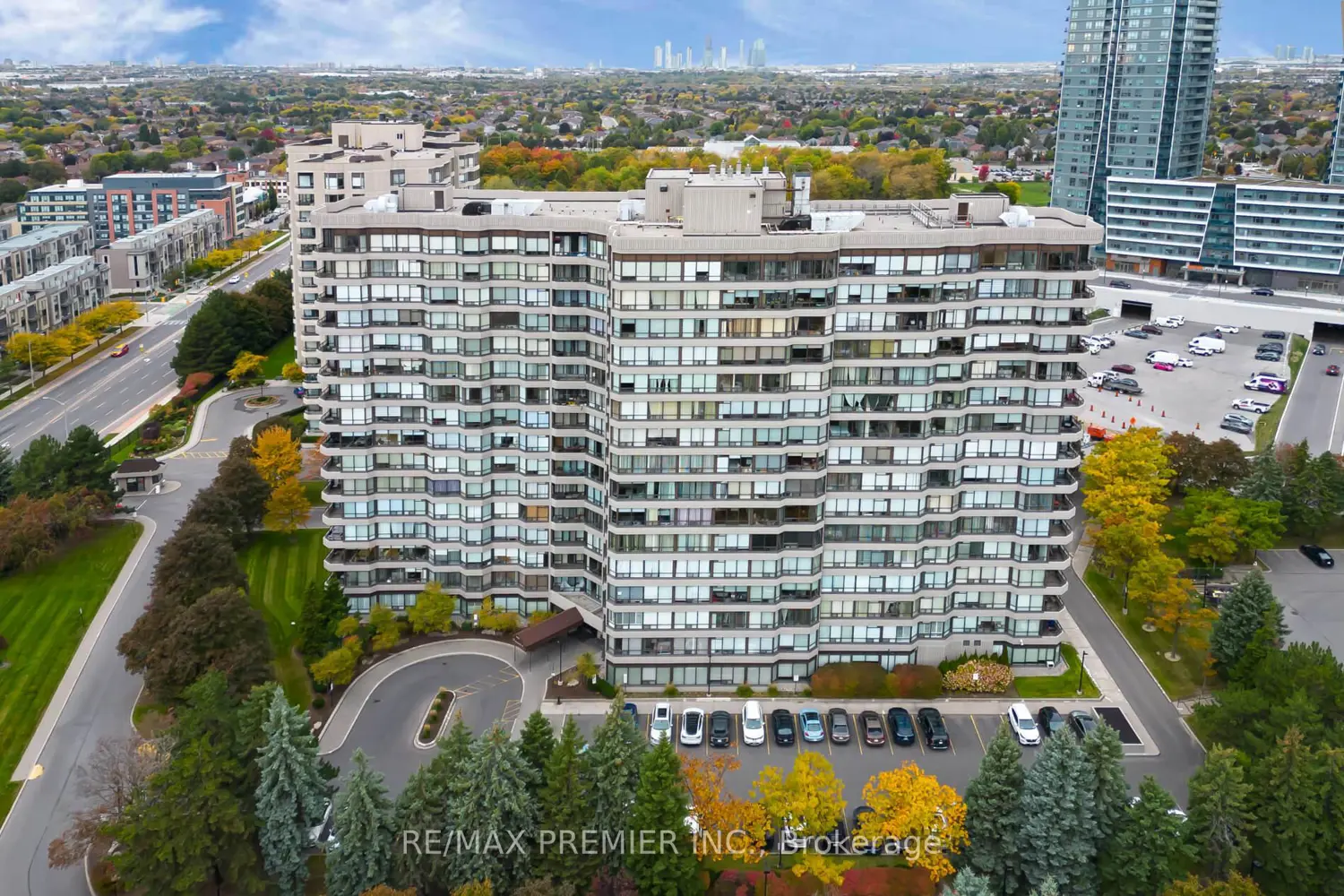 Additional image 18 of 7440 Bathurst Street 1614