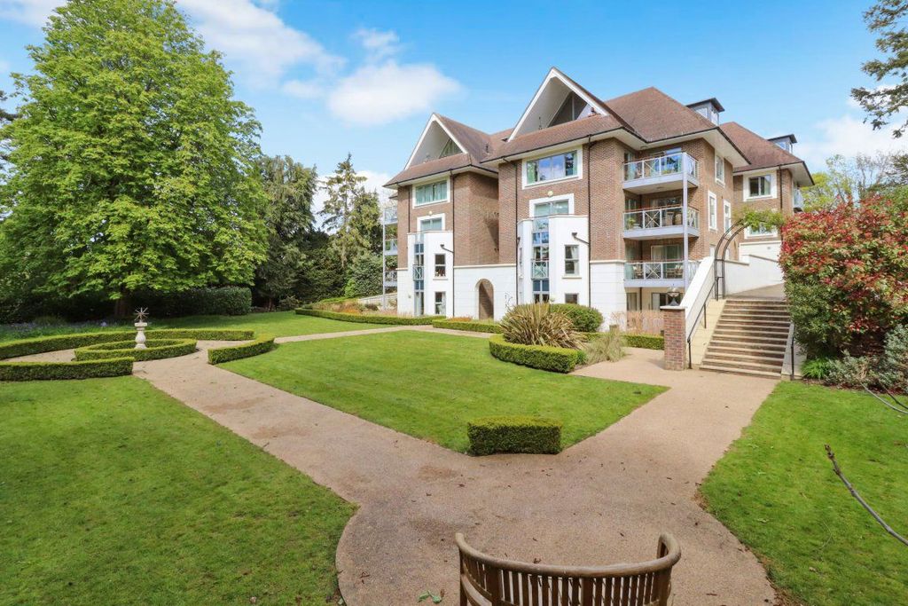 3 bed flat to rentKincraig Drive, Sevenoaks TN13