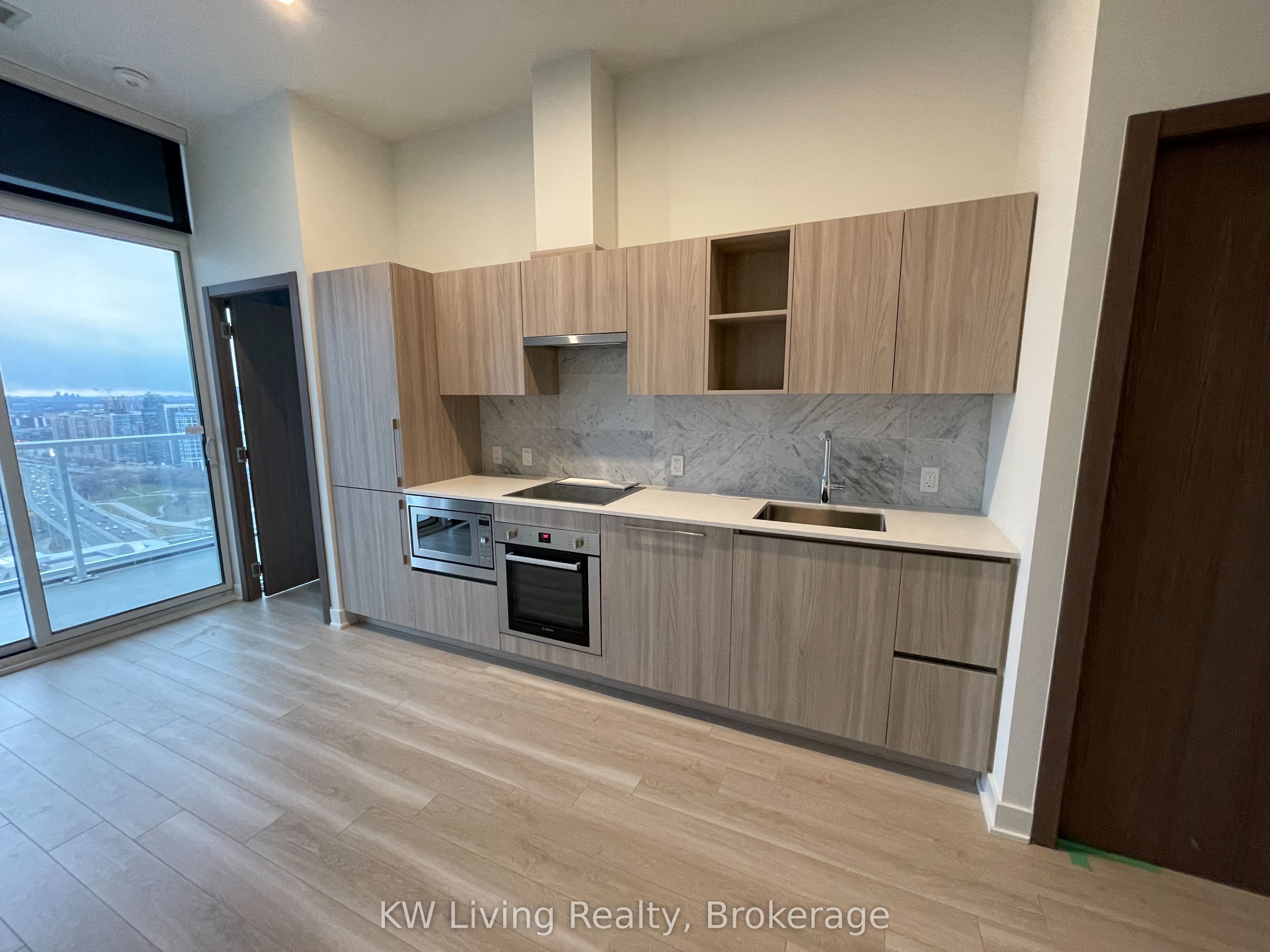 Additional image 5 of 4202-19 Bathurst Street, Toronto, ON, M5V 0N2
