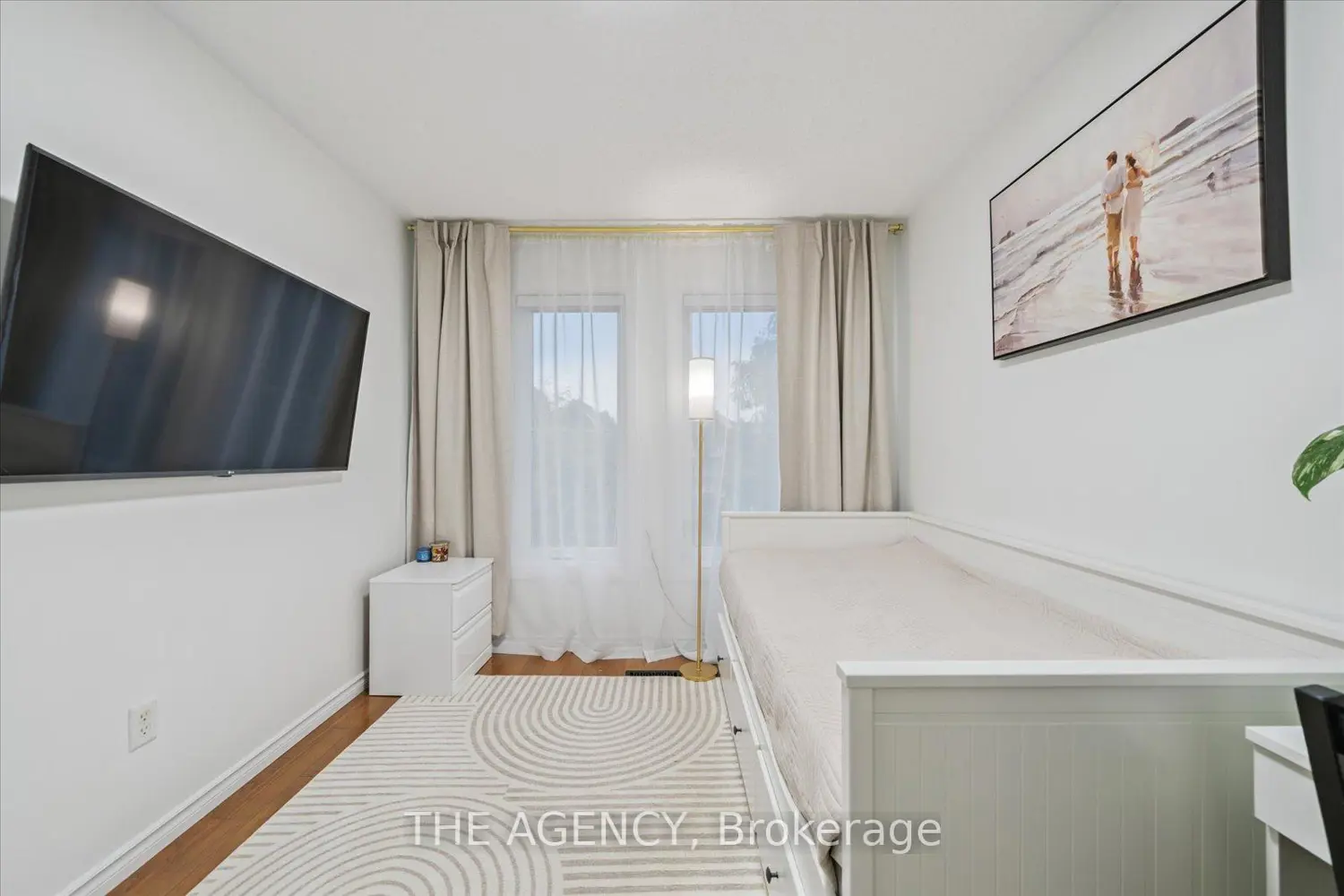Additional image 9 of 908 Oaktree Crescent