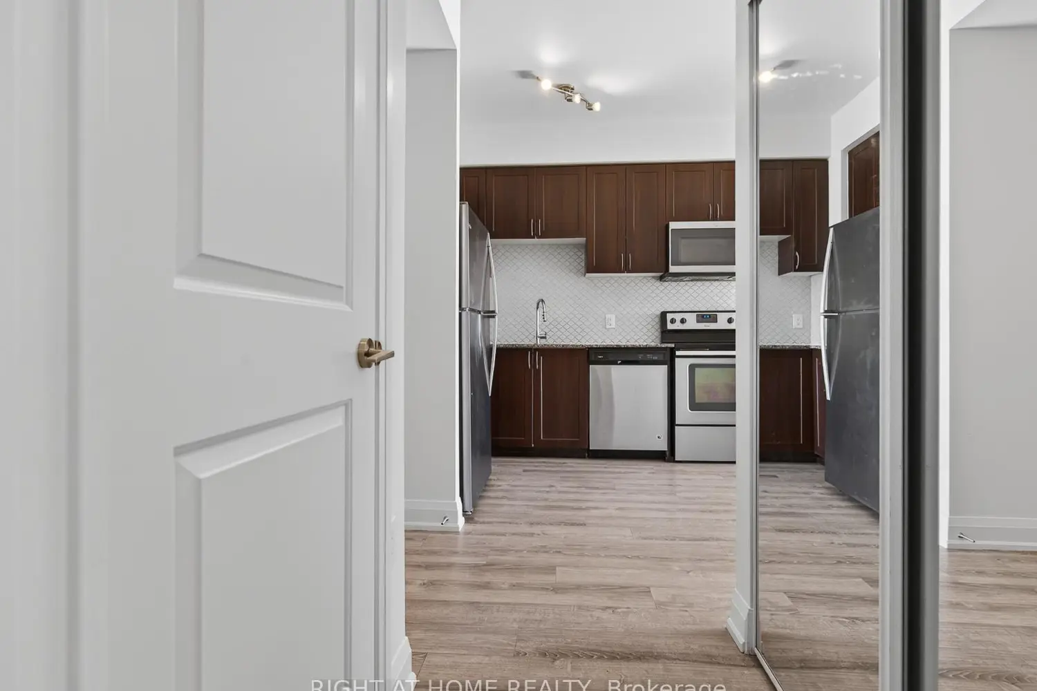 Additional image 14 of 2800 Keele Street 518