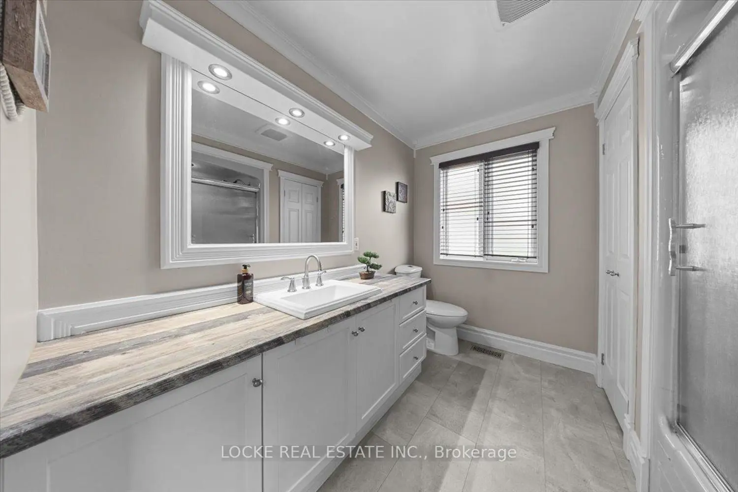 1920 Landry Street photo 5