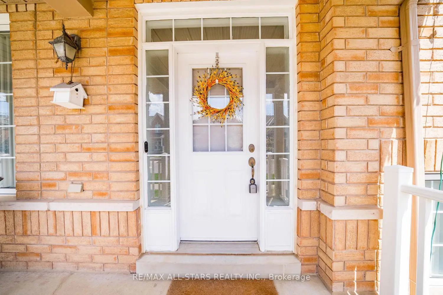 2 Mantle Avenue photo 4