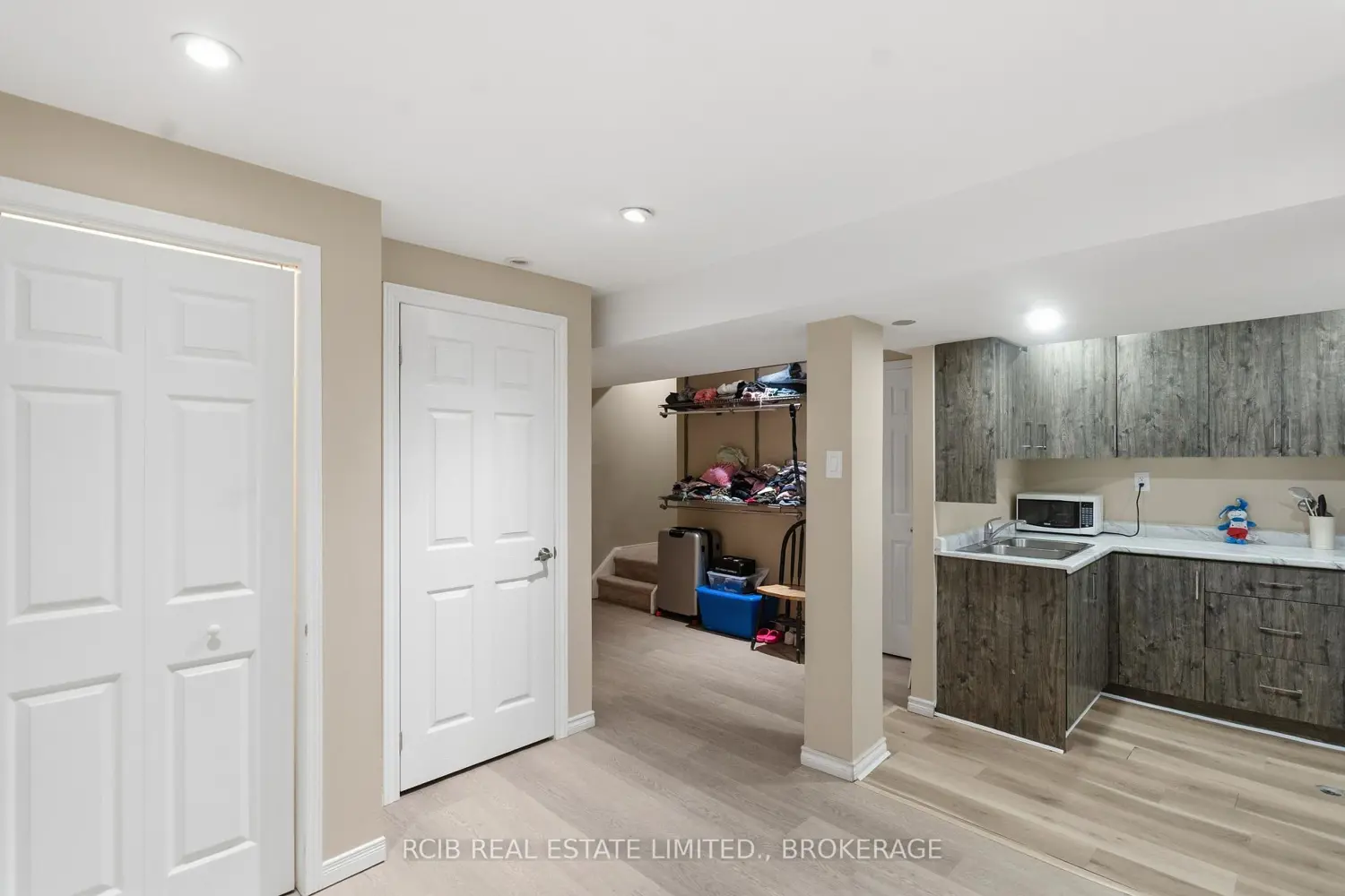 Additional image 16 of 1337 Reardon Boulevard