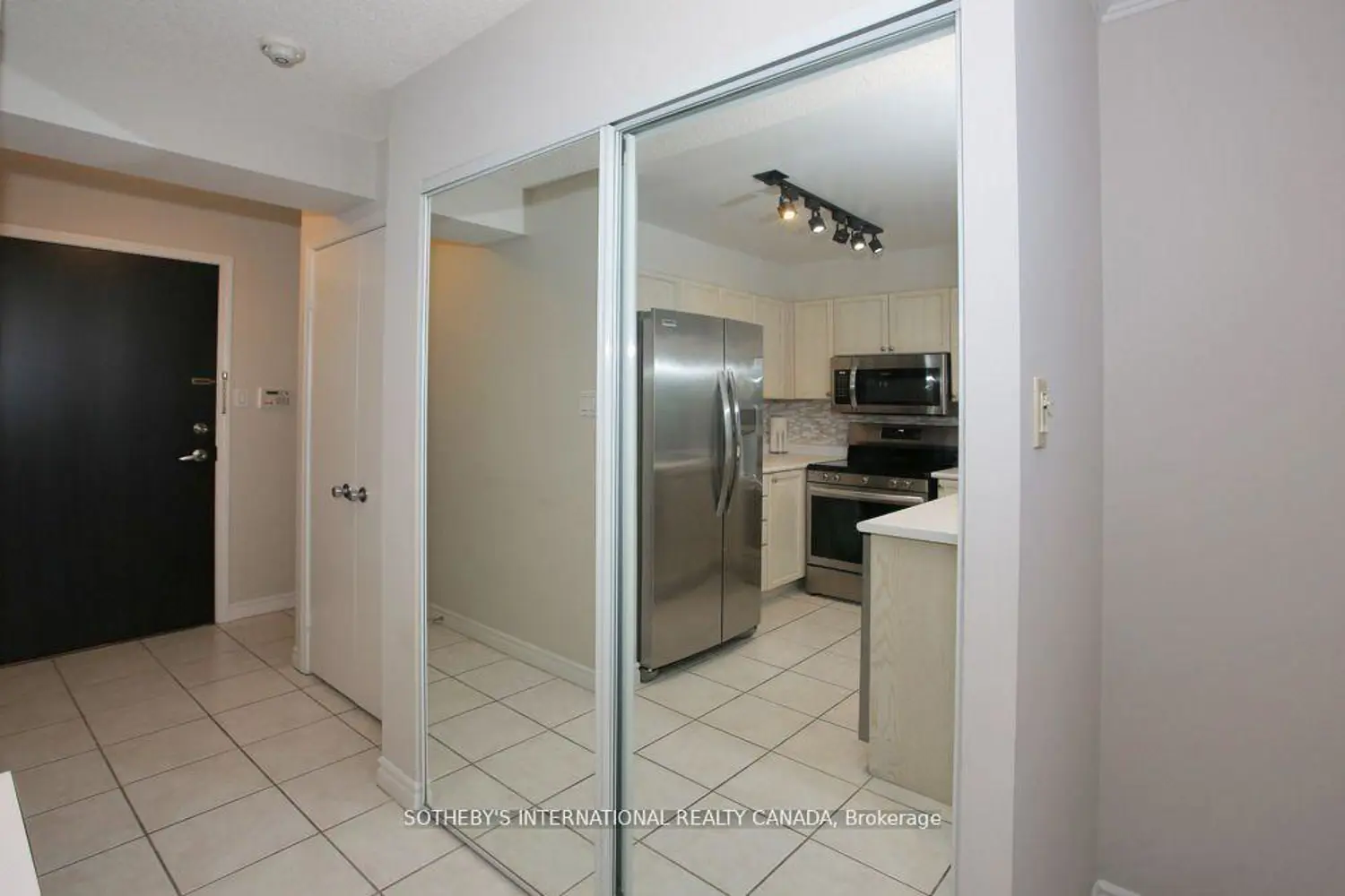 Additional image 2 of 600 Queens Quay 505